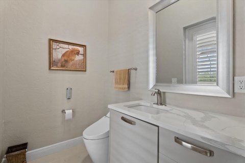 House in Bradenton, Florida 6 bedrooms, 483.09 sq.m. № 2398671 - photo 24