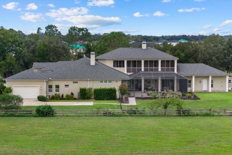 House in Bradenton, Florida 6 bedrooms, 483.09 sq.m. № 2398671 - photo 4