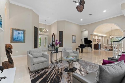 House in Bradenton, Florida 6 bedrooms, 483.09 sq.m. № 2398671 - photo 8