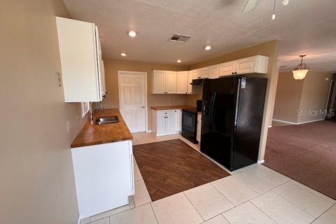 Casa en alquiler en Kissimmee, Florida, 3 dormitorios, 138.05 m2 № 2114266 - foto 4