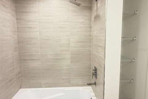 Condo in Orlando, Florida, 3 bedrooms  № 2239767 - photo 26