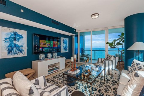 Condominio en venta en Sunny Isles Beach, Florida, 4 dormitorios, 222.41 m2 № 2255580 - foto 4