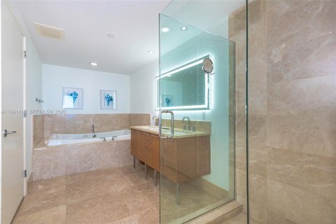 Condominio en venta en Sunny Isles Beach, Florida, 4 dormitorios, 222.41 m2 № 2255580 - foto 21