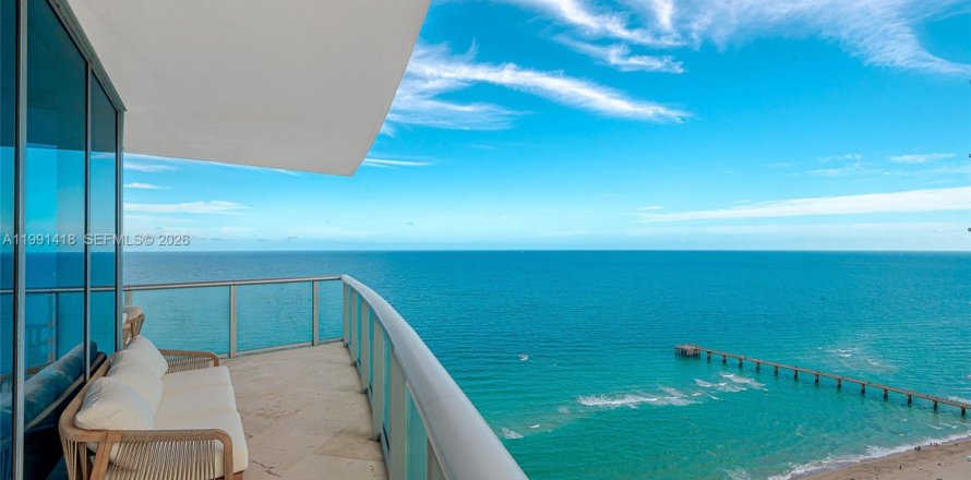 Condominio en Sunny Isles Beach, Florida, 4 dormitorios № 2255580