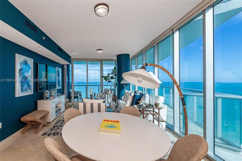 Condominio en venta en Sunny Isles Beach, Florida, 4 dormitorios, 222.41 m2 № 2255580 - foto 5