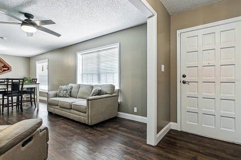 Casa en venta en Mount Dora, Florida, 3 dormitorios, 156.26 m2 № 1837962 - foto 4