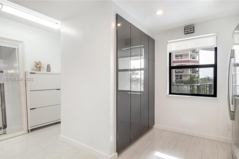 Купить кондоминиум в Форт-Лодердейл, Флорида 2 спальни, 102.19м2, № 1993640 - фото 9