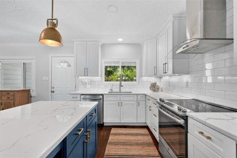 Villa ou maison à vendre à Sarasota, Floride: 3 chambres, 126.44 m2 № 2408771 - photo 12