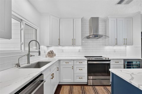 Villa ou maison à vendre à Sarasota, Floride: 3 chambres, 126.44 m2 № 2408771 - photo 13