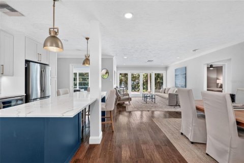 Villa ou maison à vendre à Sarasota, Floride: 3 chambres, 126.44 m2 № 2408771 - photo 10