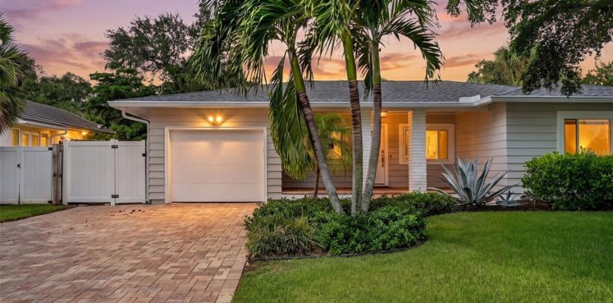 Villa ou maison à Sarasota, Floride 3 chambres, 126.44 m2 № 2408771
