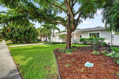 Villa ou maison à vendre à Sarasota, Floride: 3 chambres, 126.44 m2 № 2408771 - photo 5