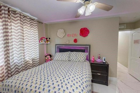 Casa en venta en Spring Hill, Florida, 3 dormitorios, 174.66 m2 № 1875981 - foto 19