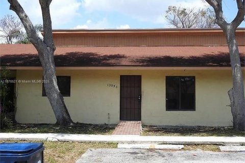 Adosado en alquiler en Homestead, Florida, 3 dormitorios, 105.91 m2 № 1925251 - foto 1