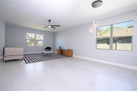 Villa ou maison à louer à Haines City, Floride: 4 chambres, 262.36 m2 № 2291143 - photo 12