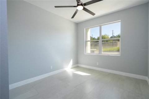 Villa ou maison à louer à Haines City, Floride: 4 chambres, 262.36 m2 № 2291143 - photo 10