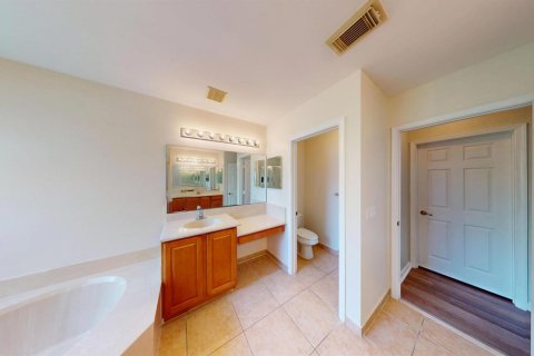 Villa ou maison à louer à West Palm Beach, Floride: 4 chambres, 287.81 m2 № 2263348 - photo 23