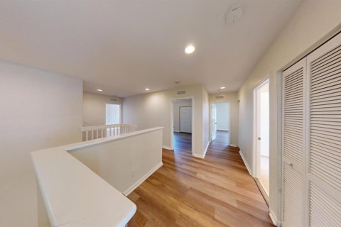 Villa ou maison à louer à West Palm Beach, Floride: 4 chambres, 287.81 m2 № 2263348 - photo 30