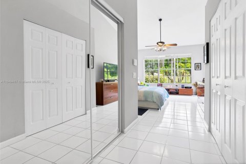 House in Weston, Florida 4 bedrooms, 252.69 sq.m. № 1881747 - photo 21