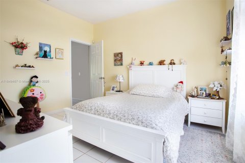 House in Weston, Florida 4 bedrooms, 252.69 sq.m. № 1881747 - photo 28