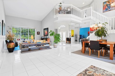 House in Weston, Florida 4 bedrooms, 252.69 sq.m. № 1881747 - photo 12