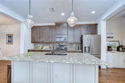 House in Tampa, Florida 3 bedrooms, 190.73 sq.m. № 1914326 - photo 19