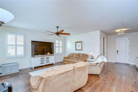 House in Tampa, Florida 3 bedrooms, 190.73 sq.m. № 1914326 - photo 7
