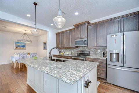 House in Tampa, Florida 3 bedrooms, 190.73 sq.m. № 1914326 - photo 18