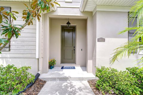 House in Tampa, Florida 3 bedrooms, 190.73 sq.m. № 1914326 - photo 4