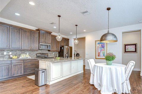 House in Tampa, Florida 3 bedrooms, 190.73 sq.m. № 1914326 - photo 23