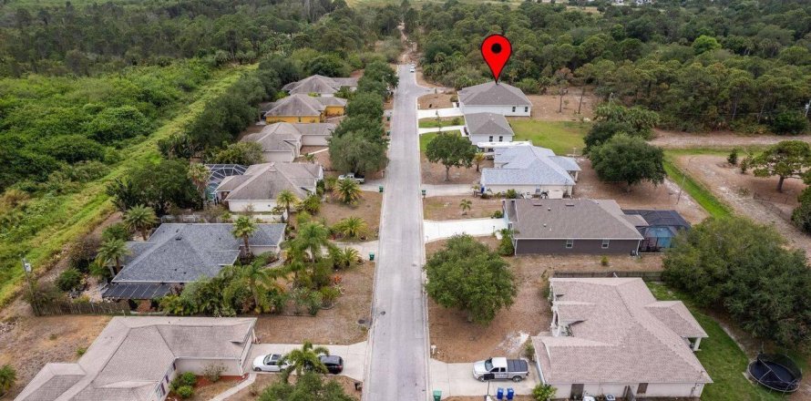 House in Sebastian, Florida 3 bedrooms, 231.05 sq.m. № 1207404