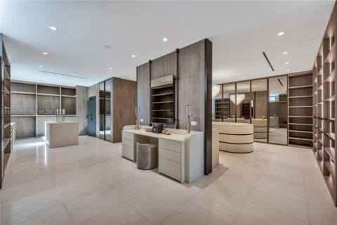 Casa en venta en Fort Lauderdale, Florida, 7 dormitorios, 1034.28 m2 № 2000366 - foto 10