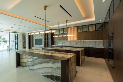 House in Fort Lauderdale, Florida 7 bedrooms, 1034.28 sq.m. № 2000366 - photo 13