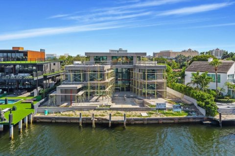 Casa en venta en Fort Lauderdale, Florida, 7 dormitorios, 1034.28 m2 № 2000366 - foto 4