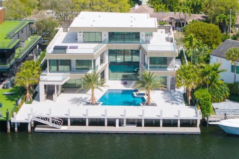 House in Fort Lauderdale, Florida 7 bedrooms, 1034.28 sq.m. № 2000366 - photo 11