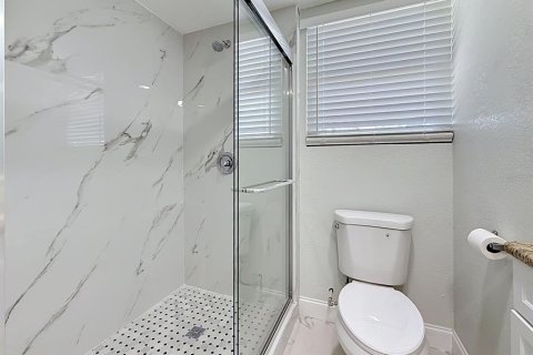 Villa ou maison à vendre à Seminole, Floride: 4 chambres, 110.37 m2 № 2093342 - photo 15