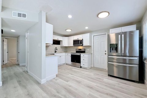 Villa ou maison à vendre à Seminole, Floride: 4 chambres, 110.37 m2 № 2093342 - photo 6