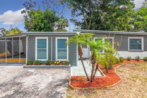 Villa ou maison à vendre à Seminole, Floride: 4 chambres, 110.37 m2 № 2093342 - photo 2