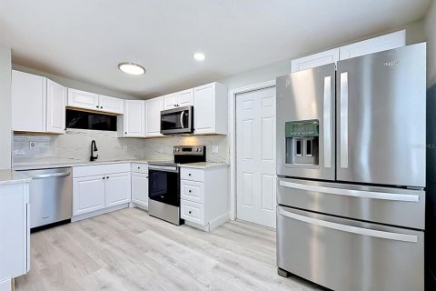Villa ou maison à vendre à Seminole, Floride: 4 chambres, 110.37 m2 № 2093342 - photo 9