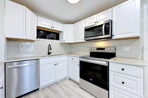 Villa ou maison à vendre à Seminole, Floride: 4 chambres, 110.37 m2 № 2093342 - photo 11