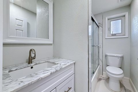 Villa ou maison à vendre à Seminole, Floride: 4 chambres, 110.37 m2 № 2093342 - photo 19