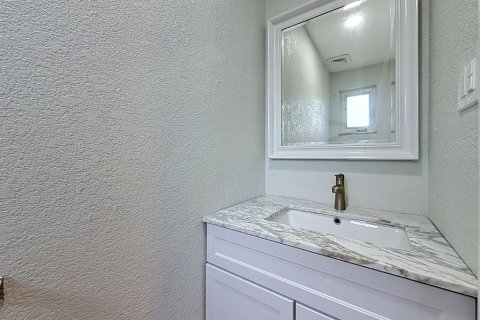 Villa ou maison à vendre à Seminole, Floride: 4 chambres, 110.37 m2 № 2093342 - photo 25