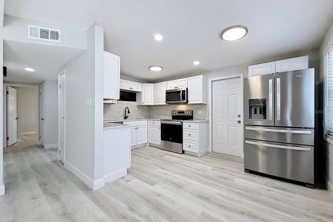 Villa ou maison à vendre à Seminole, Floride: 4 chambres, 110.37 m2 № 2093342 - photo 8