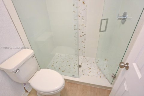 Villa ou maison à louer à North Lauderdale, Floride: 4 chambres, 127.28 m2 № 2073118 - photo 6