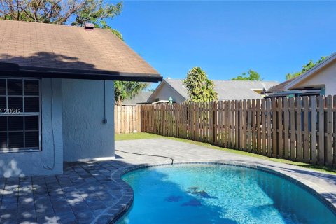 Villa ou maison à louer à North Lauderdale, Floride: 4 chambres, 127.28 m2 № 2073118 - photo 15