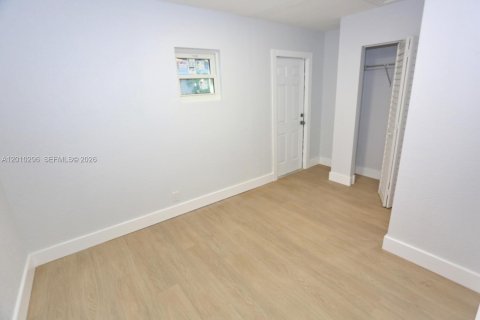 Villa ou maison à louer à North Lauderdale, Floride: 4 chambres, 127.28 m2 № 2073118 - photo 2