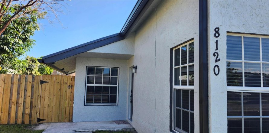 Villa ou maison à North Lauderdale, Floride 4 chambres, 127.28 m2 № 2073118