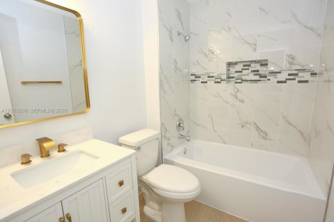 Villa ou maison à louer à North Lauderdale, Floride: 4 chambres, 127.28 m2 № 2073118 - photo 5