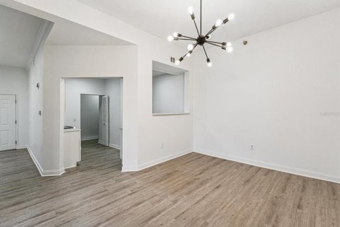 Condo in Saint Petersburg, Florida, 2 bedrooms  № 2230924 - photo 7