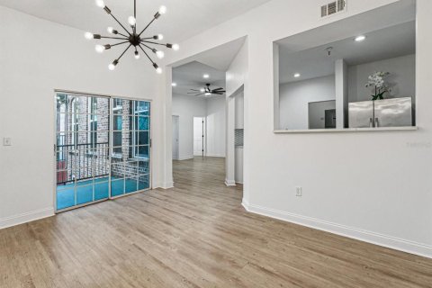 Condo in Saint Petersburg, Florida, 2 bedrooms  № 2230924 - photo 6